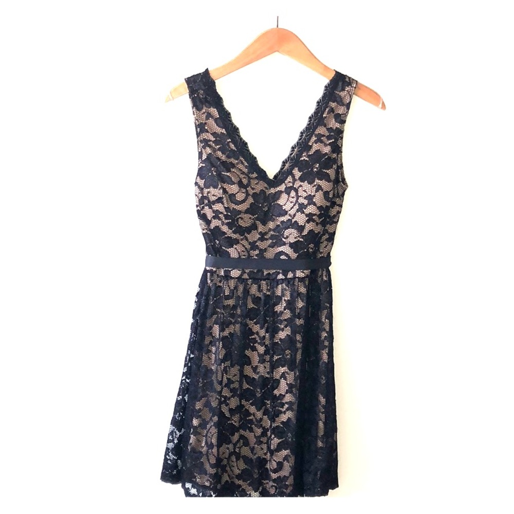Lace Dress with ribbon waist tie Size 9/10